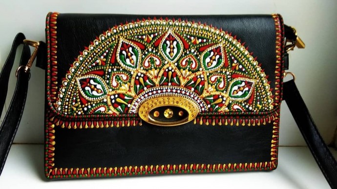 Точечная роспись на сумках Точечная роспись на сумках