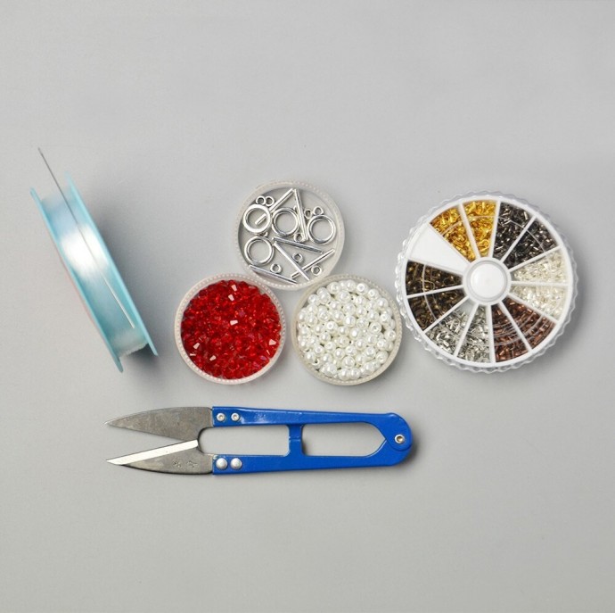 ​Яркий браслет из бисера