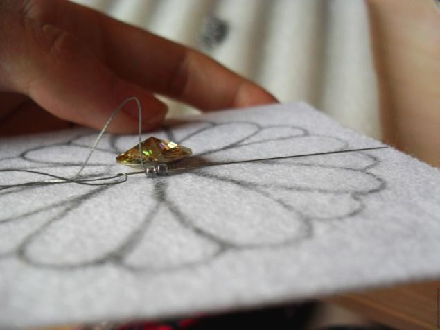 Мастер-класс по созданию вышитой бисером броши "Нео-цветок": часть 2