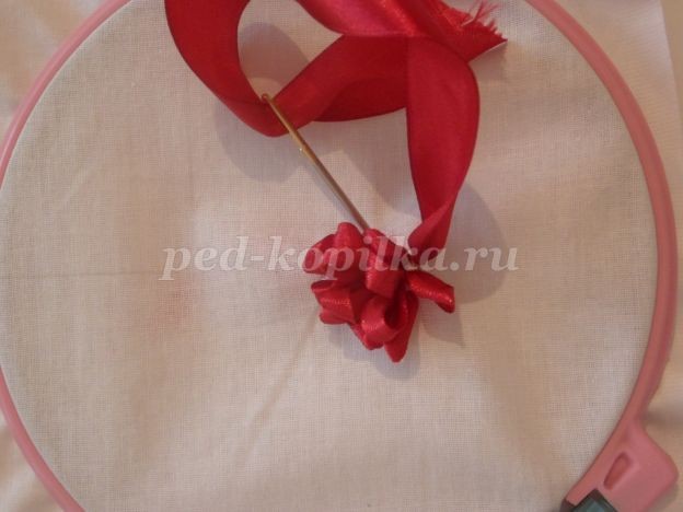 ​Пионы из атласных лент: часть 1