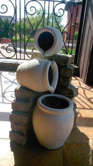 Роспись в стиле Гауди: декор паркового фонтанчика