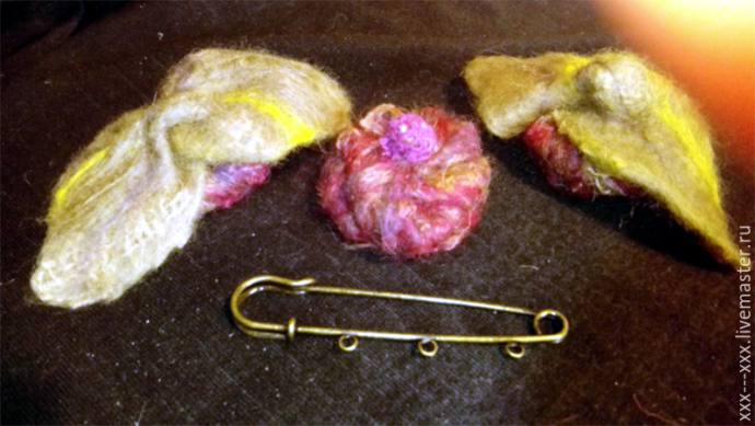 ​Делаем валяную брошь "Увядающие розы": часть 2