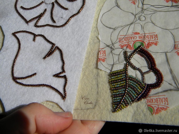 Вышиваем бисером колье "Голубые цветы": часть 1