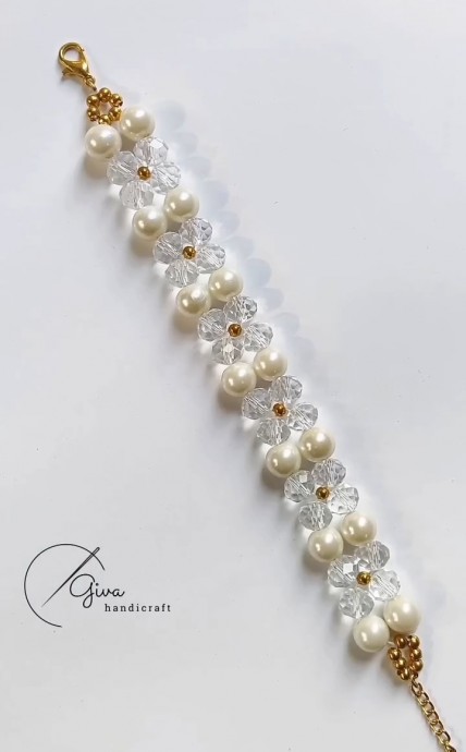 Браслет из горного хрусталя и жемчуга Браслет из горного хрусталя и жемчуга