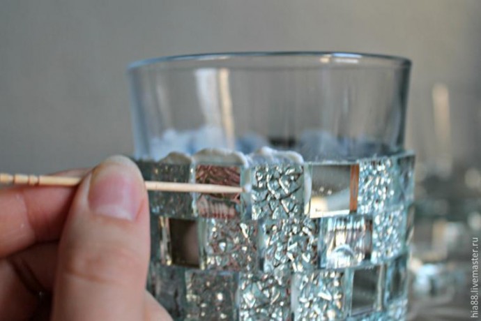​Декорируем стеклянные подсвечники мозаикой: часть 2