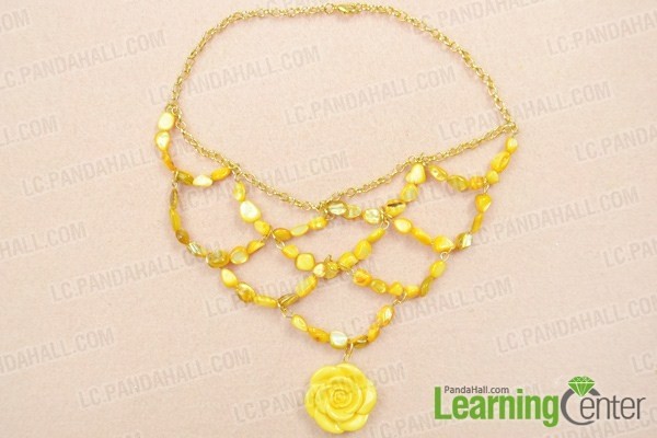 Колье ярусное с жёлтым перламутром