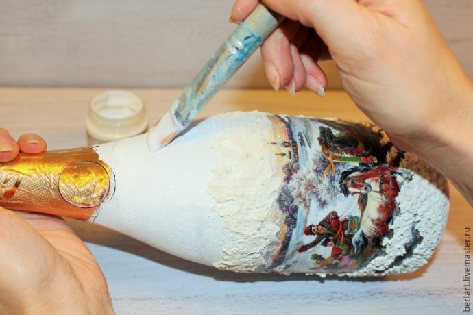 Мастер-класс по декорированию бутылки шампанского в технике декупаж: часть 2