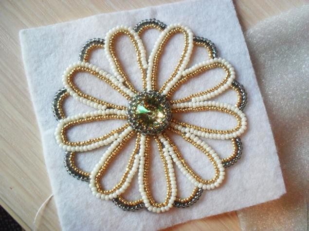 Мастер-класс по созданию вышитой бисером броши "Нео-цветок": часть 4