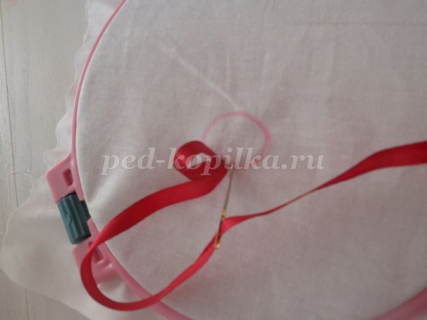 ​Пионы из атласных лент: часть 1