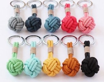 Брелоки в технике макраме