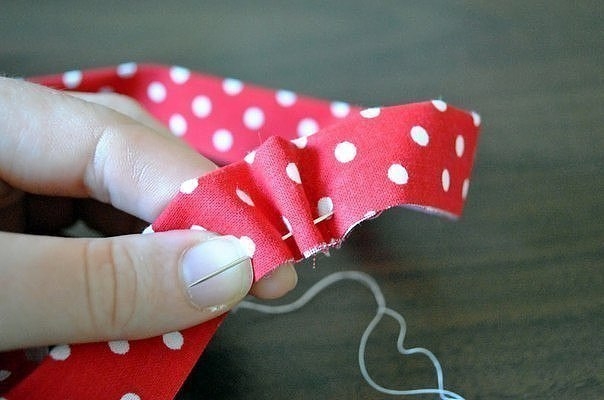 Делаем цветы из ткани