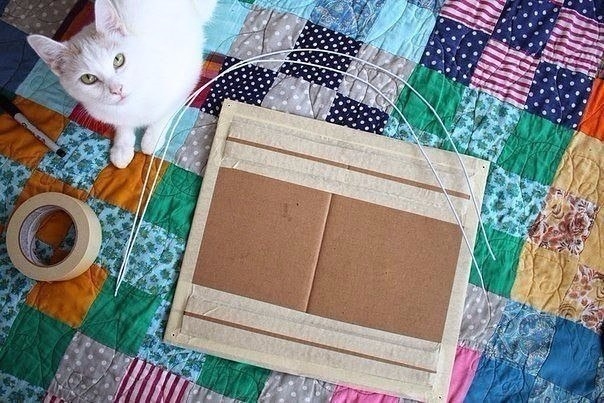 Делаем кошкин дом за 15 минут из старой футболки