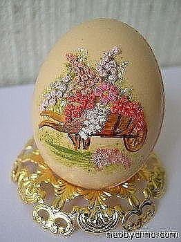 Вышивка на яичной скорлупе - потрясающе!