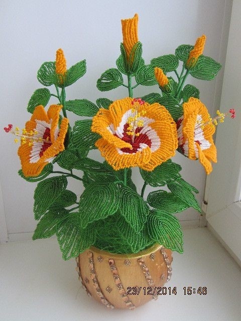 Цветы из бисера Цветы из бисера