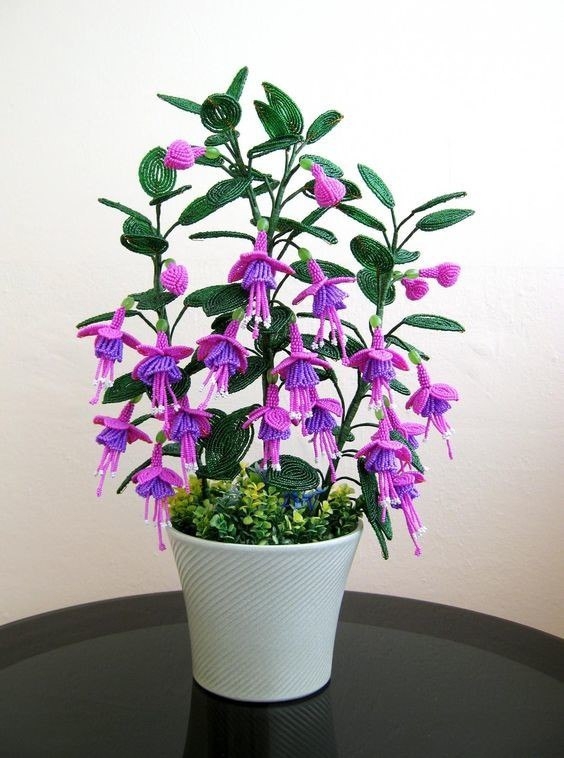 Цветы из бисера Цветы из бисера