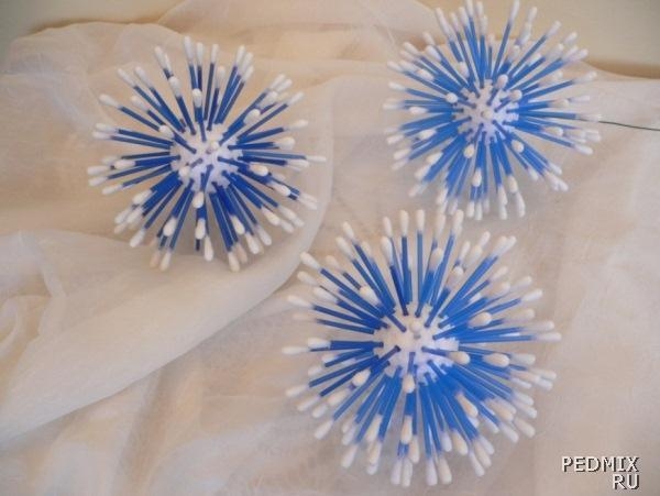 Цветы из ватных палочек