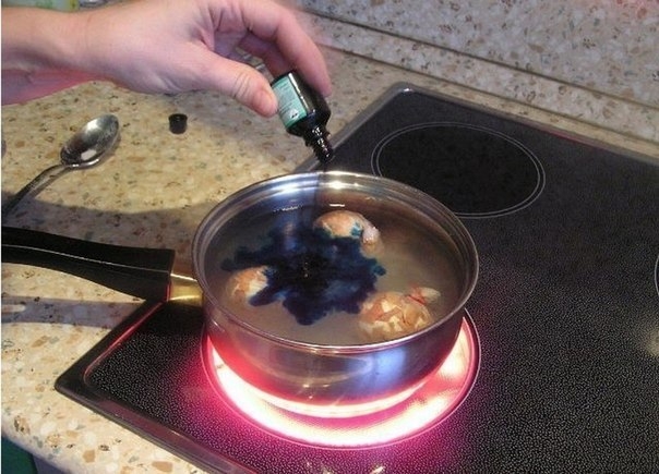 Красим яйца оригинальным способом: Мраморные яйца