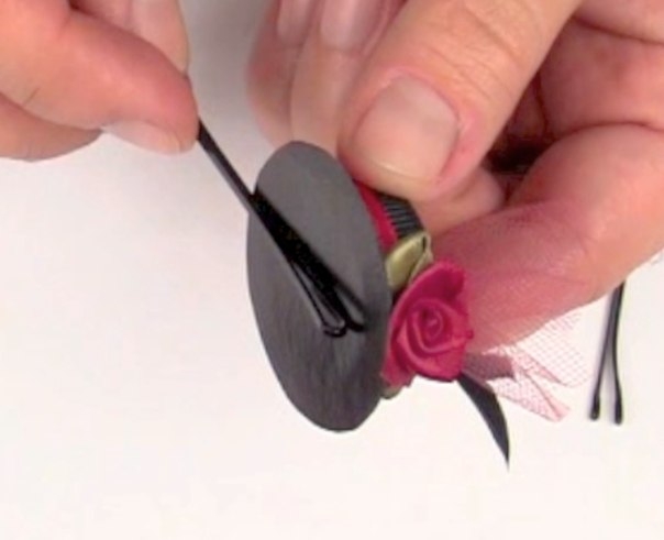 Заколочка в виде шляпки