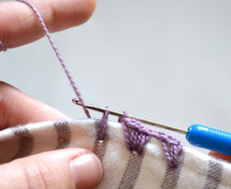 Обвязка ткани крючком