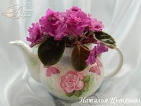 Кашпо из старого чайника.