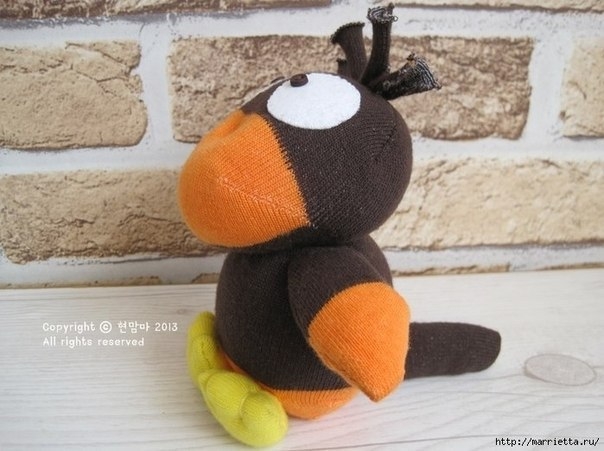 Шьем игрушку - ворону из носка
