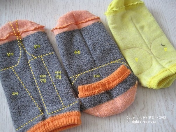 Шьем игрушку - ворону из носка