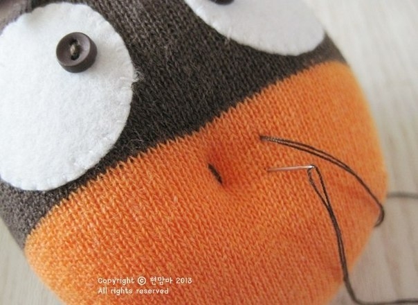 Шьем игрушку - ворону из носка