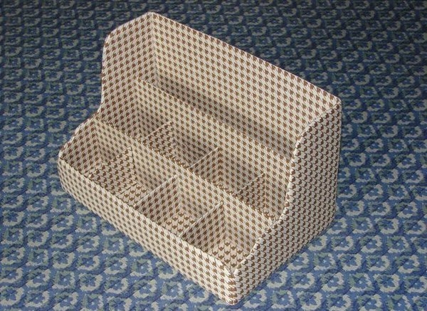 Полочка для косметики из картона и ткани