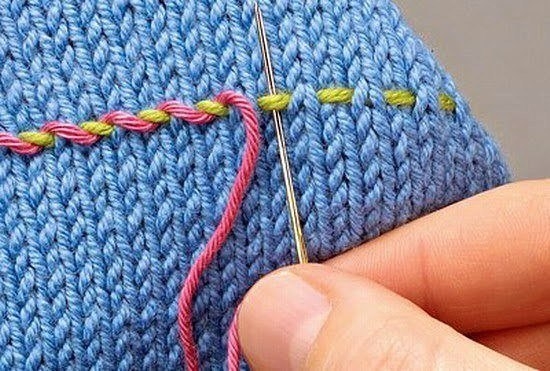 Простая вышивка по трикотажу.