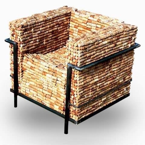 Из винных пробок.