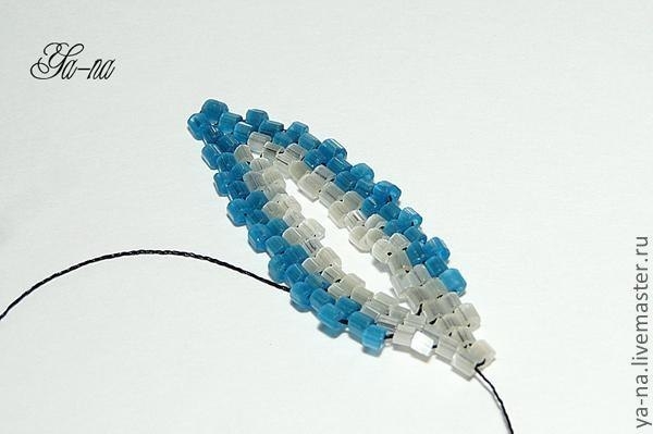 МК Цветочек-заколочка из бисера