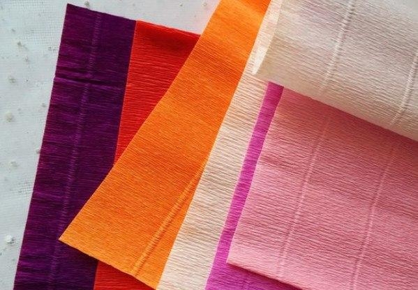 Мастер-класс по изготовлению несложных, но симпатичных цветочков из гофрированной бумаги