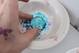 Камешки с глиттером