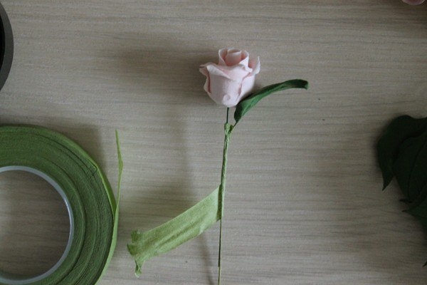 Сердце из роз из полимерной глины