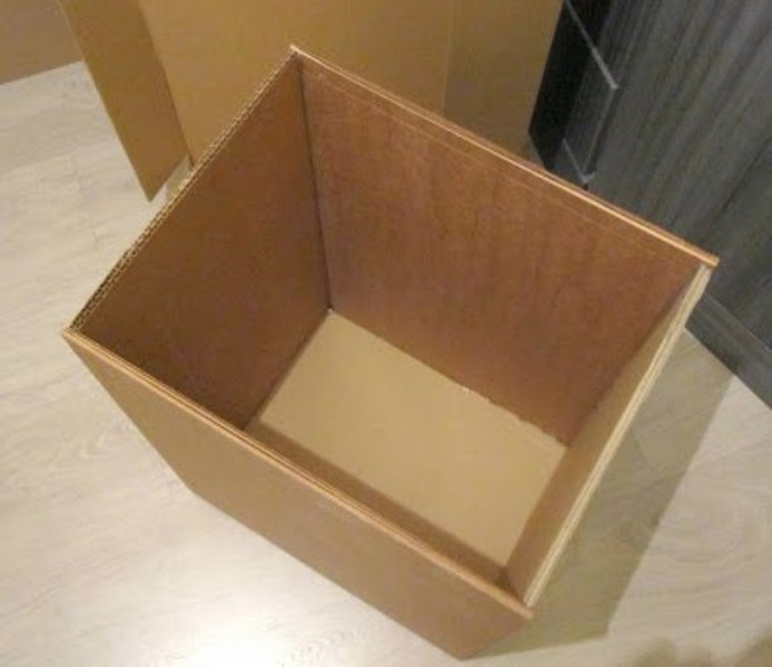 Ящик для белья из картона и бумажных салфеток