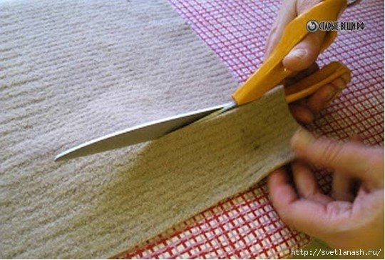 Плетение коврика из старой одежды