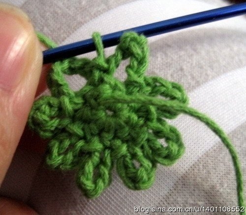 Трехмерный цветок. Мастер-класс.