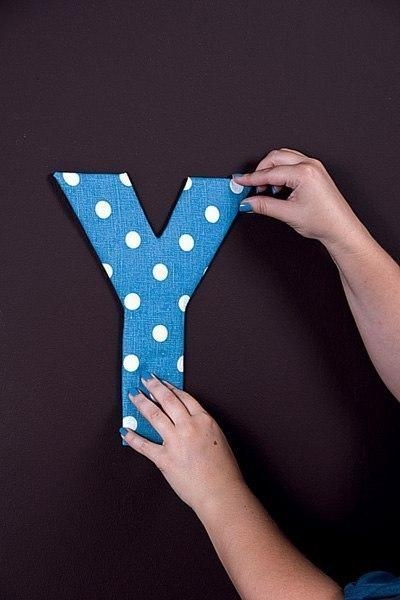 Украшаем комнату буквами.