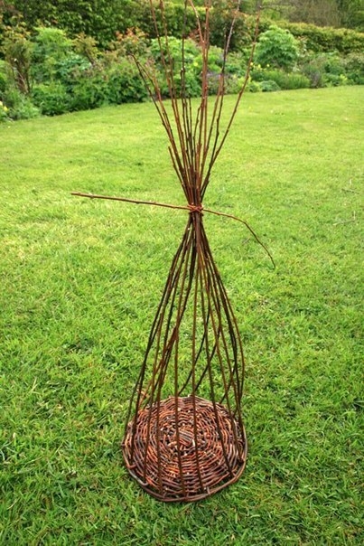 Плетем корзинку из ивовых прутьев. Мастер-класс