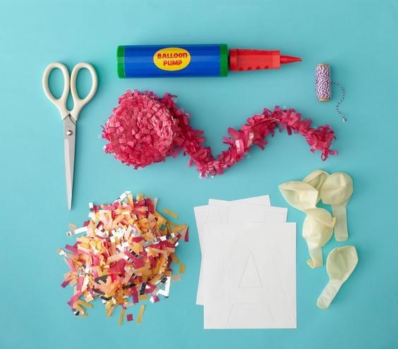 Праздничная гирлянда с поздравлением