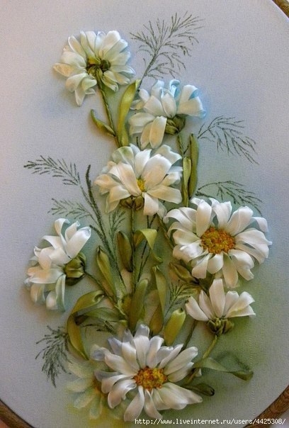 Ромашки вышитые лентами.