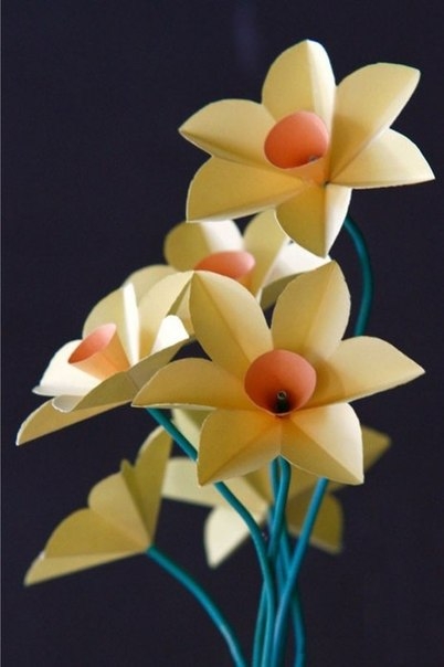 Нарциссы из бумаги