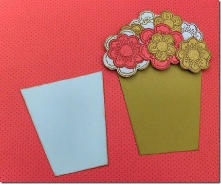 Открытка в виде горшочка с цветами