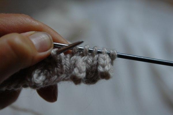 Ежовые рукавицы - мастер-класс по вязанию колючек