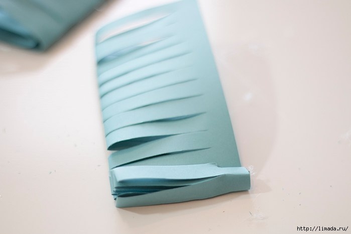 Гигантские цветы из бумаги.