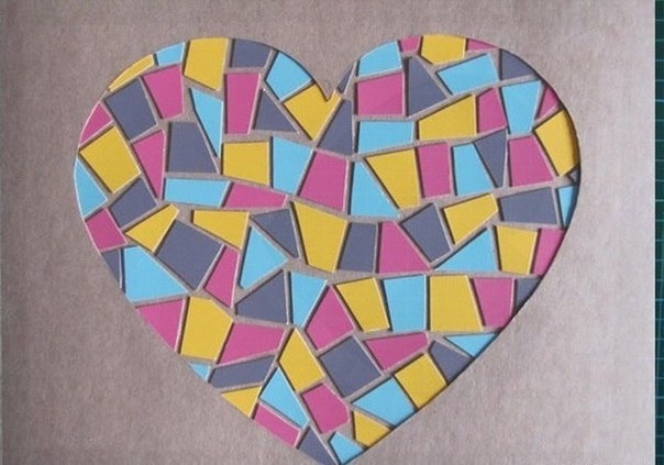 Открытка с сердечком, с использованием мозаики из цветного картона