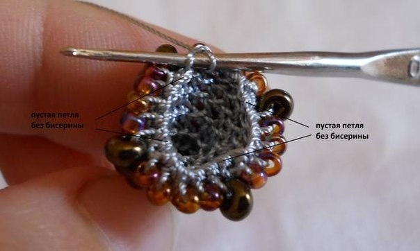 Вязаные бусы-жгут Трюфельные конфетки