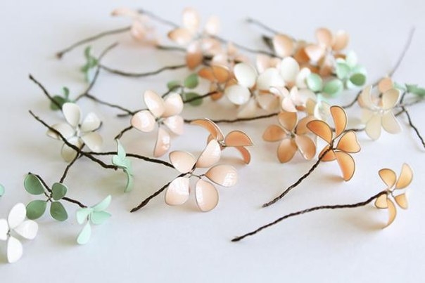 Венок из цветов или вторая жизнь лаков для ногтей