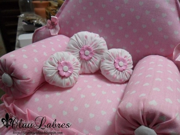 Шьем мягкое кресло для кукол.