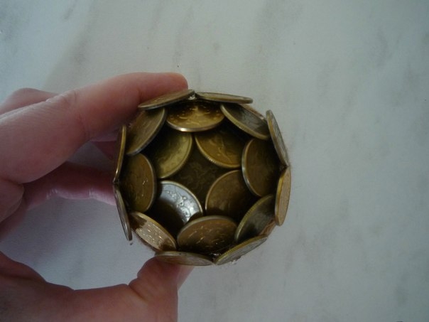 Цветочек из монет